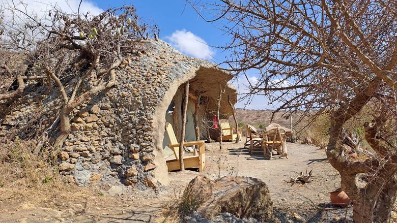 Smeštaj, kuća pećina spolja u Masai Lodge-u